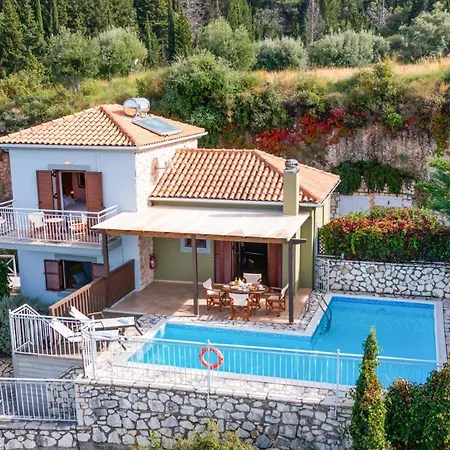 Erato Nikitas By Áyios Nikítas